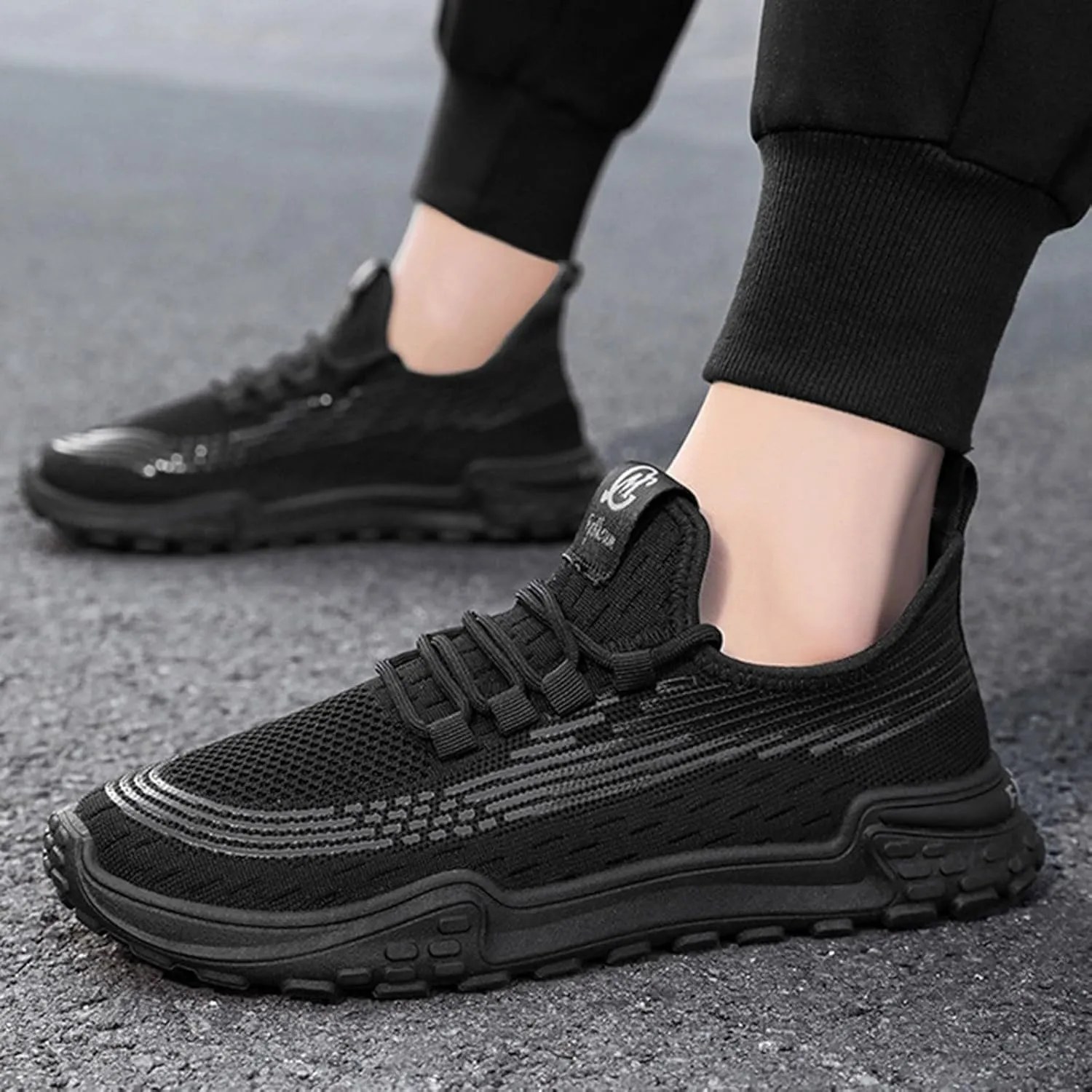 Fashion Sneakers Comfortable Spring and New Fly Weaving Mesh Soft Sole Sports Shoes Men's Shoes Breathable Men's Casual