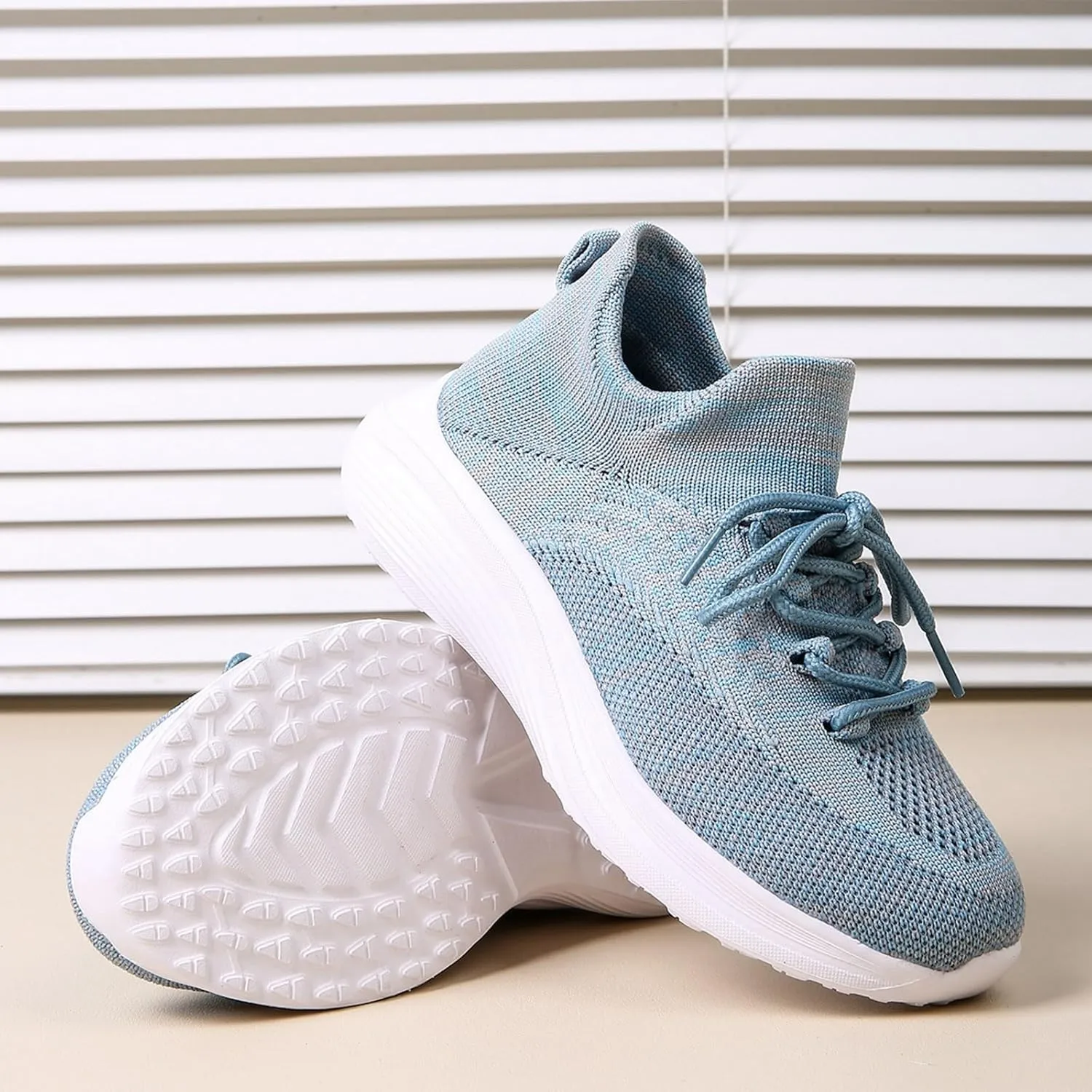 Kids Running Shoe Comfortable Lightweight Breathable Walking Shoes Lace-Up Sneakers Mesh Workout Casual Sports Barefoot