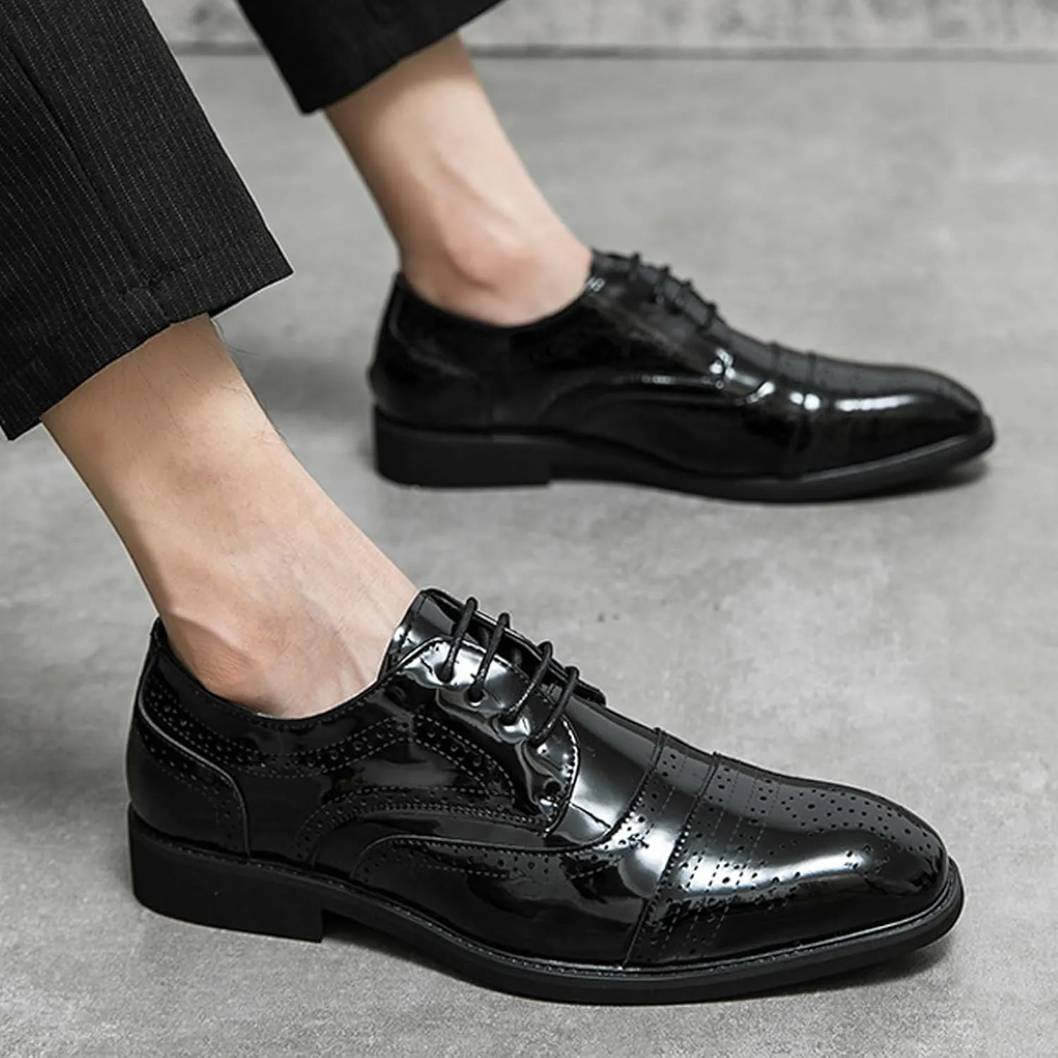 Men's Patent Leather Chunky Heel Brogue Oxford Shoes Retro Round Toe Non-Slip Lace-Up Business Wedding Tuxedo Formal Shoes