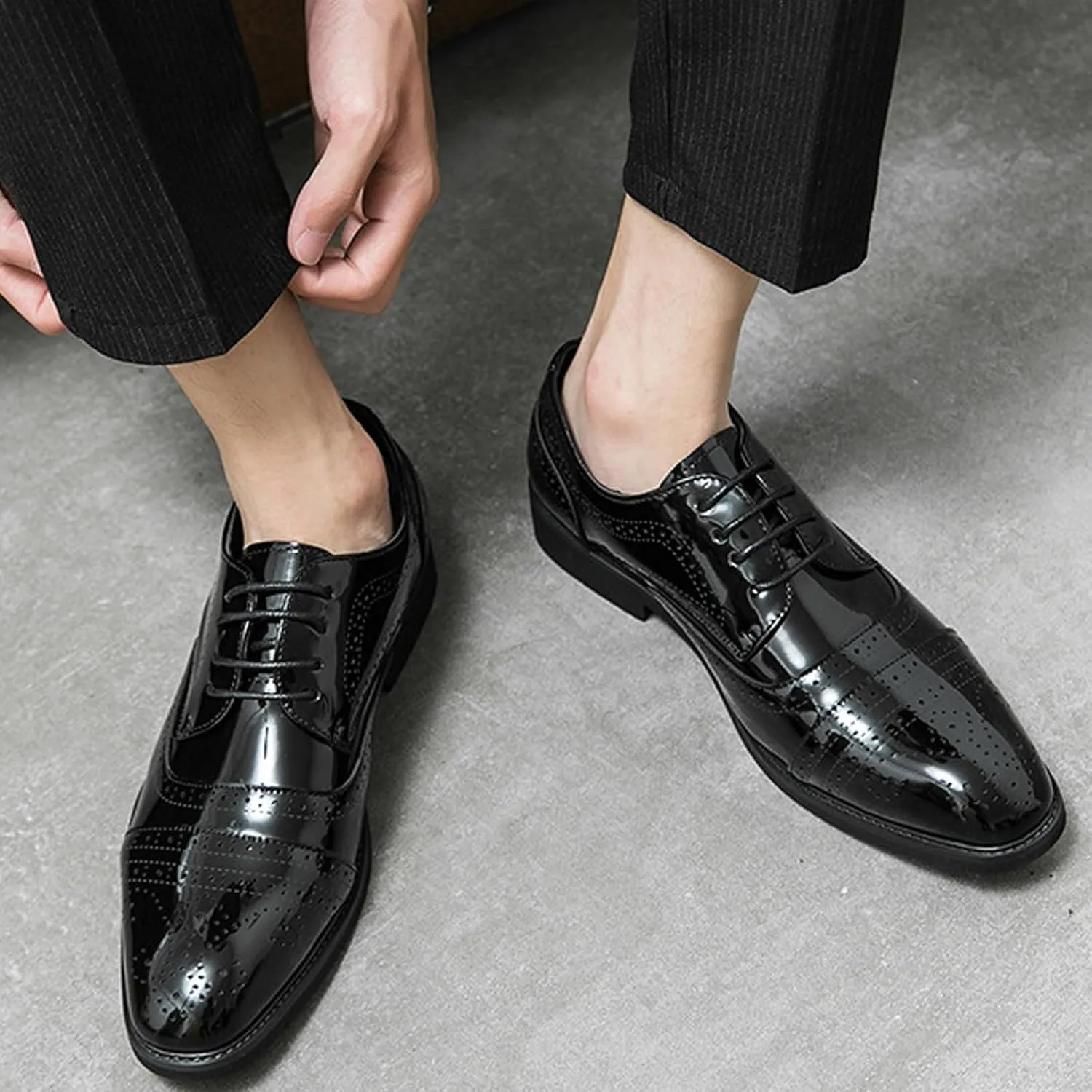 Men's Patent Leather Chunky Heel Brogue Oxford Shoes Retro Round Toe Non-Slip Lace-Up Business Wedding Tuxedo Formal Shoes