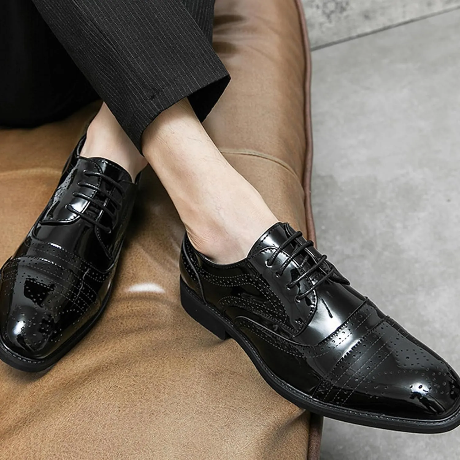 Men's Patent Leather Chunky Heel Brogue Oxford Shoes Retro Round Toe Non-Slip Lace-Up Business Wedding Tuxedo Formal Shoes