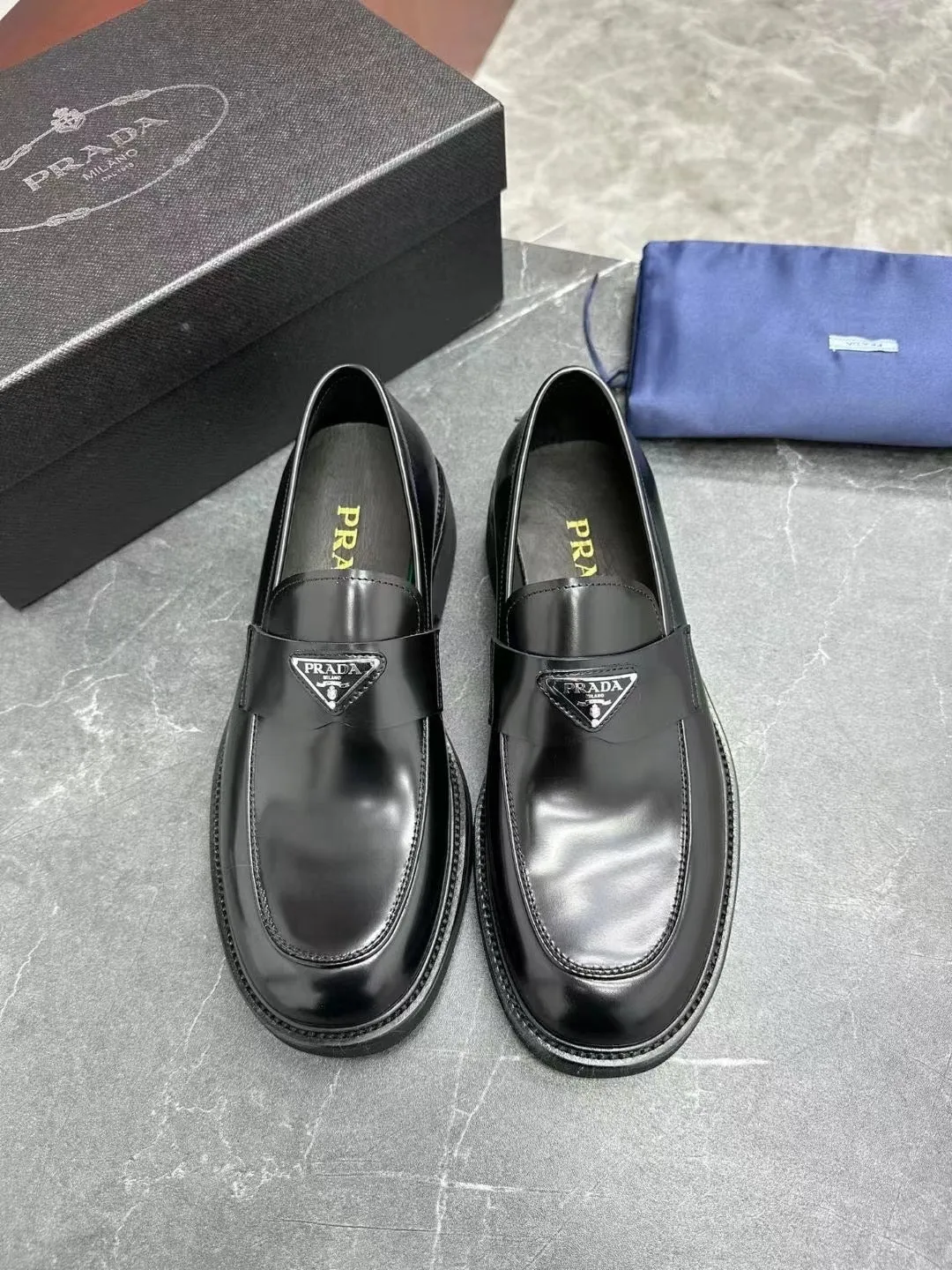 MSE078 Prada Brushed Leather Loafers / Size7-12