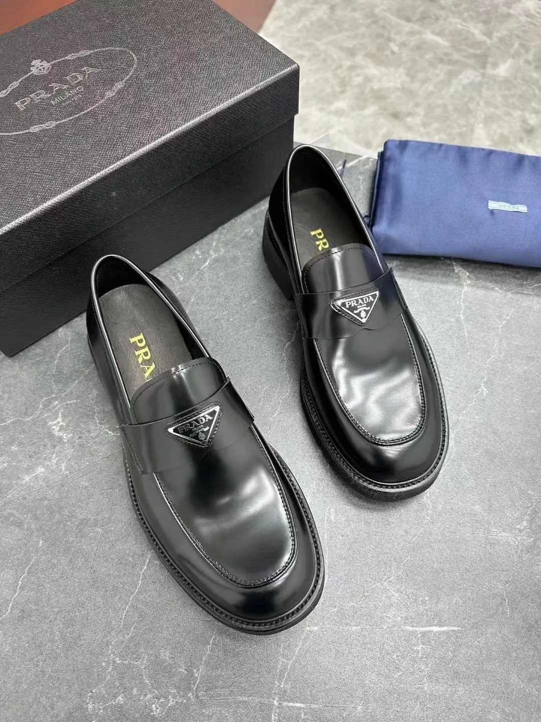 MSE078 Prada Brushed Leather Loafers / Size7-12
