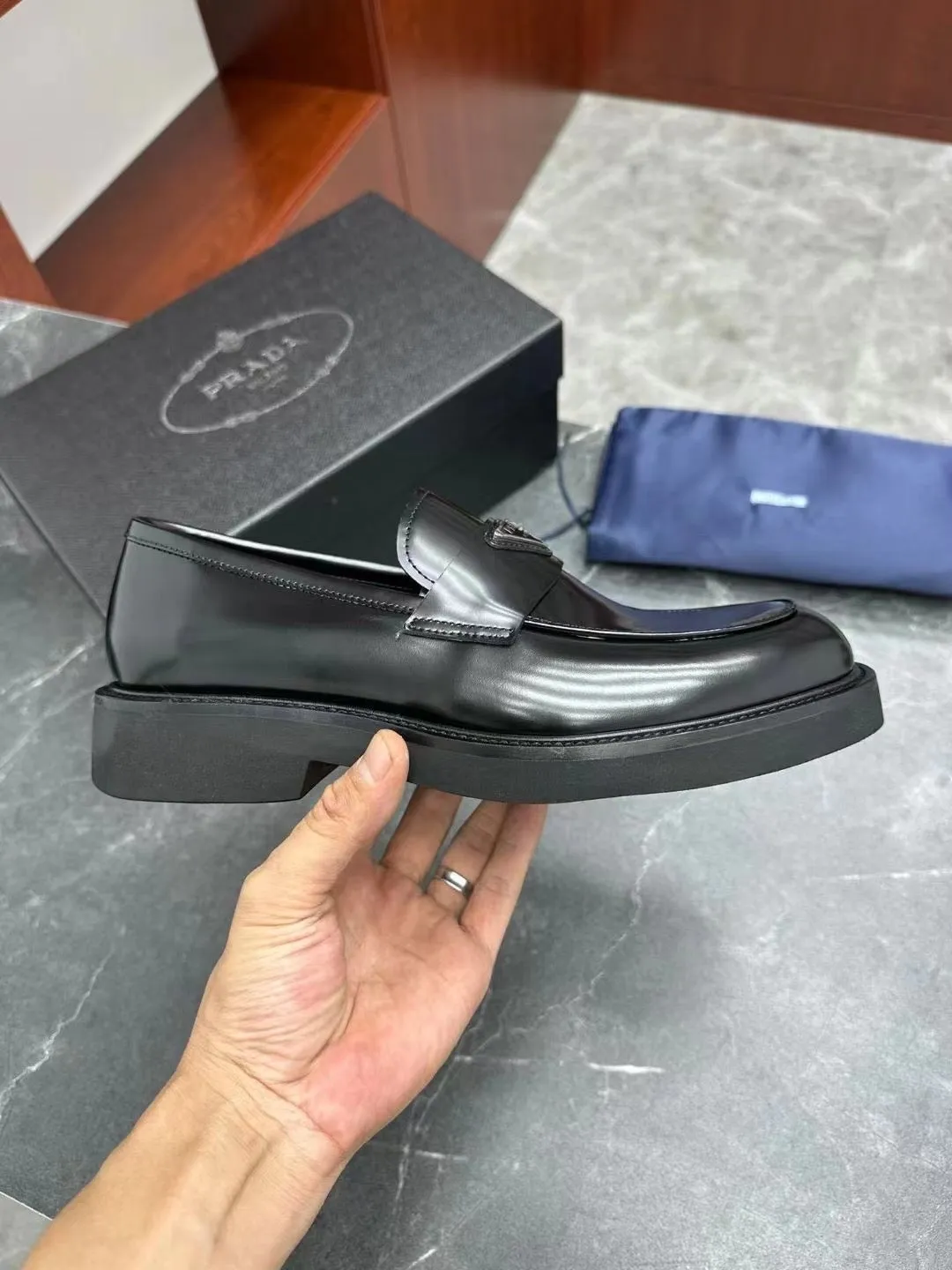 MSE078 Prada Brushed Leather Loafers / Size7-12