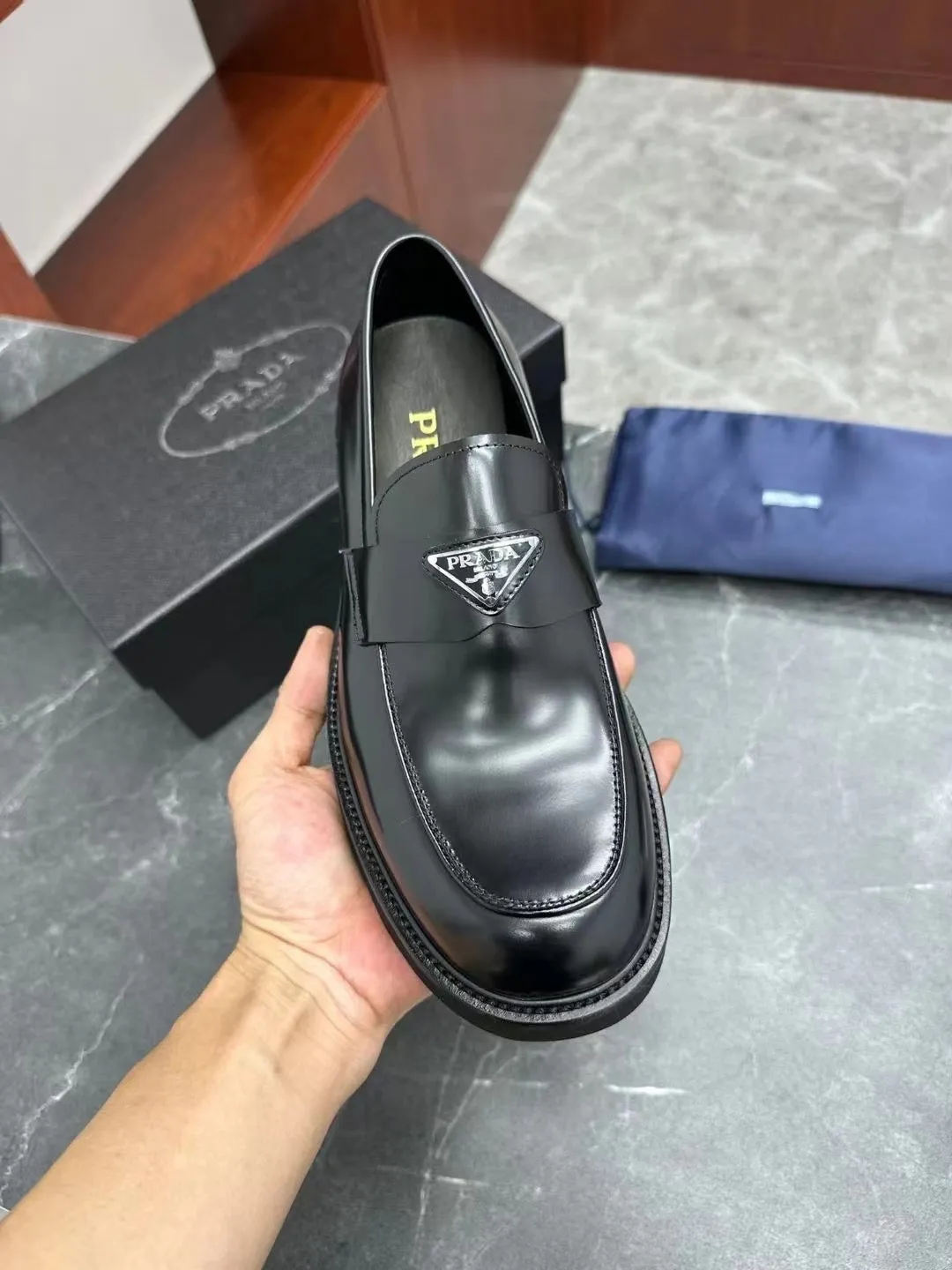 MSE078 Prada Brushed Leather Loafers / Size7-12