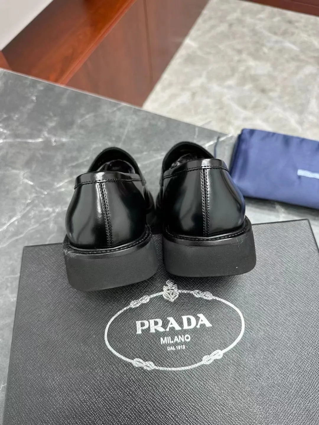 MSE078 Prada Brushed Leather Loafers / Size7-12