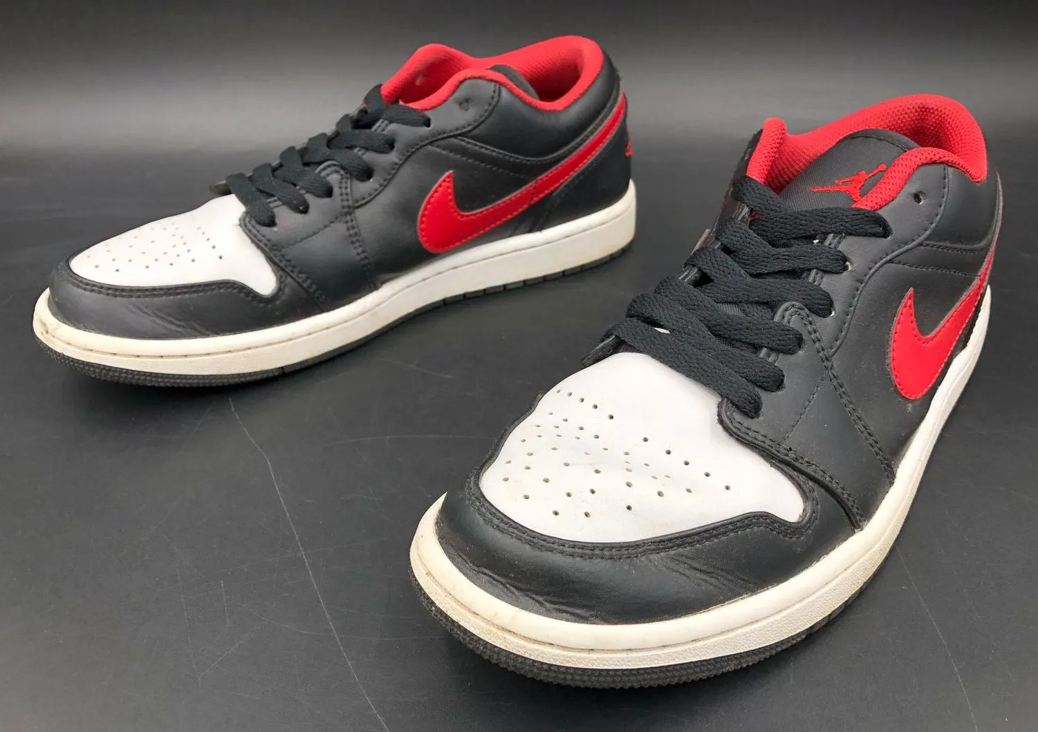 Nike Air Jordan 1 Low Men's 'White Toe' & Black/Red Sneakers - Size 8 ( COA)