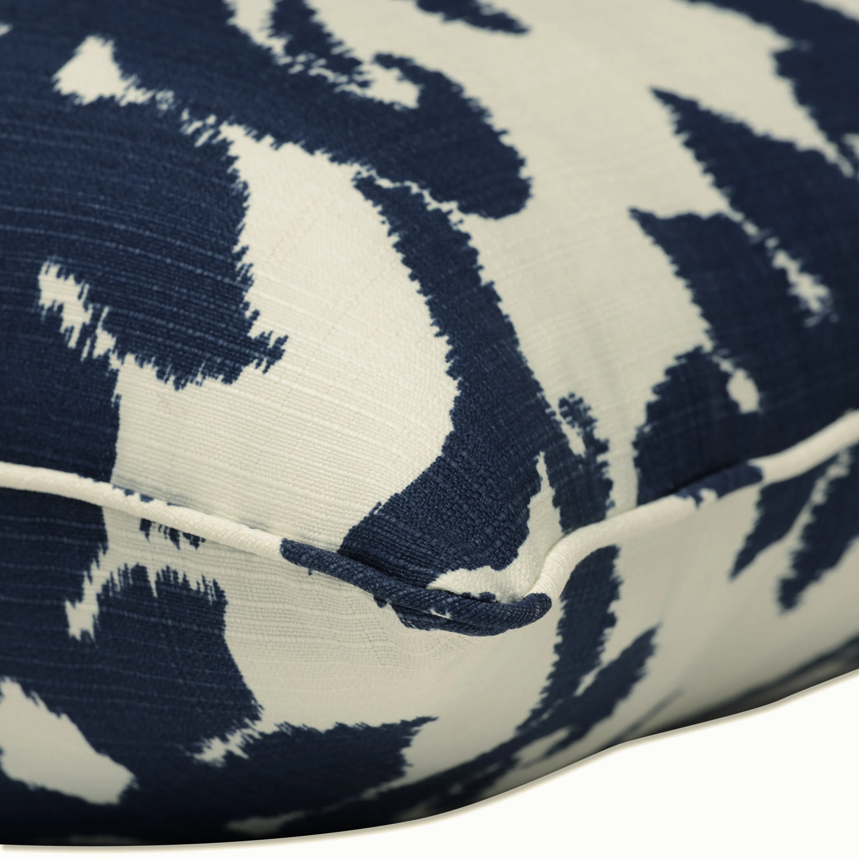 Outdoor/Indoor Basalto Navy Rectangular Throw Pillow (Set of 2)