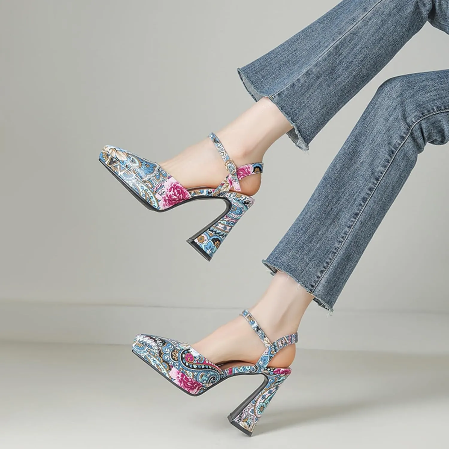 Women's Floral Pattern Platform Chunky High Heels Sandals Pointed Closed Toe Ankle Strap Buckle Wedding Party Prom Dress Pumps Shoes