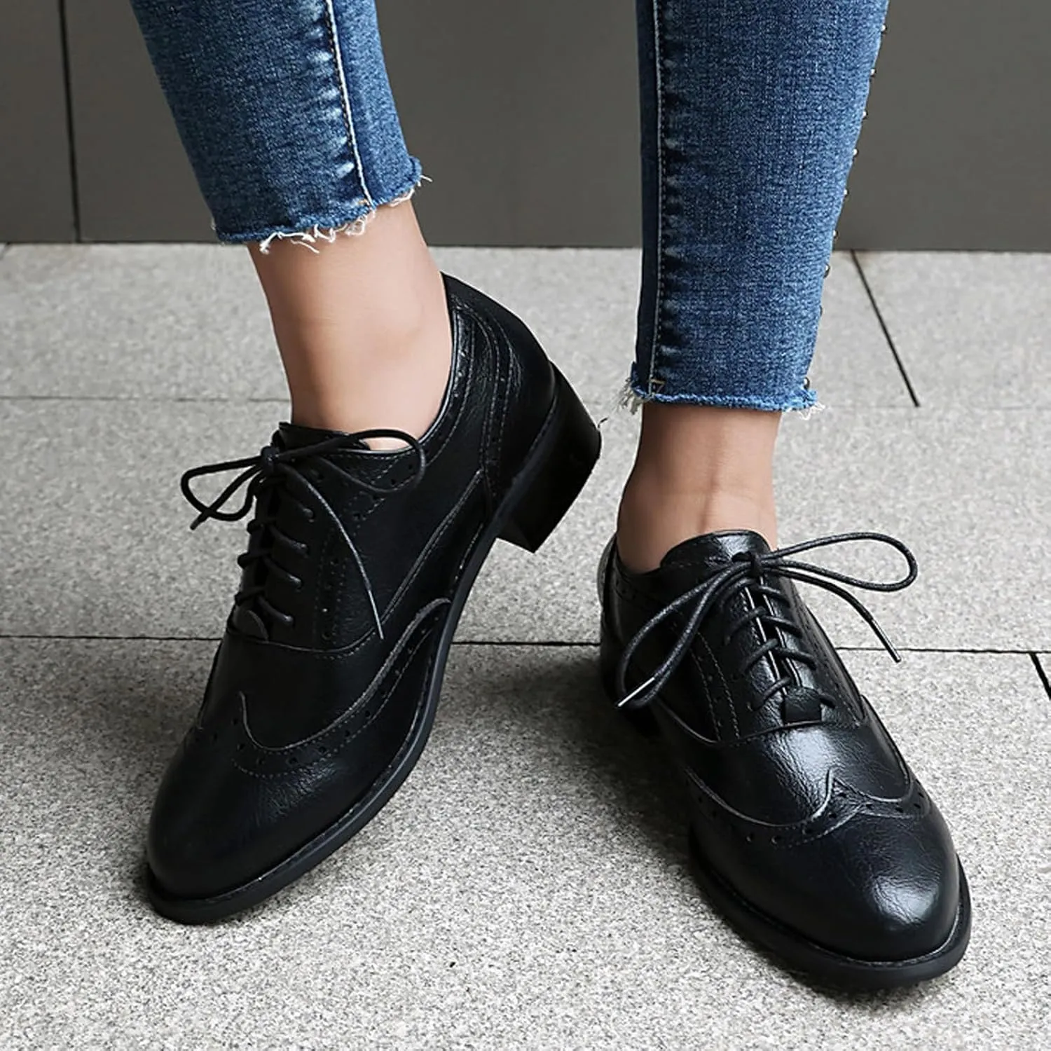 Women's Leather Wingtip Chunky Heel Oxford Shoes Retro Pointed Block Heel Non-Slip Lace-Up Business Work Brogue Dress Shoes