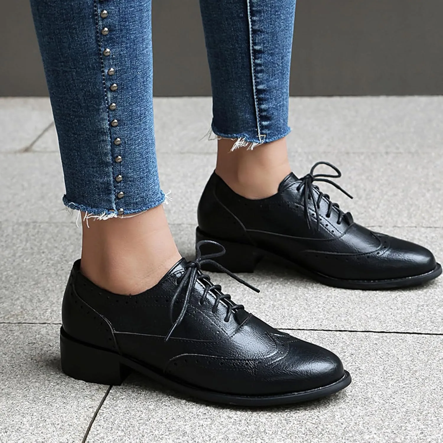 Women's Leather Wingtip Chunky Heel Oxford Shoes Retro Pointed Block Heel Non-Slip Lace-Up Business Work Brogue Dress Shoes