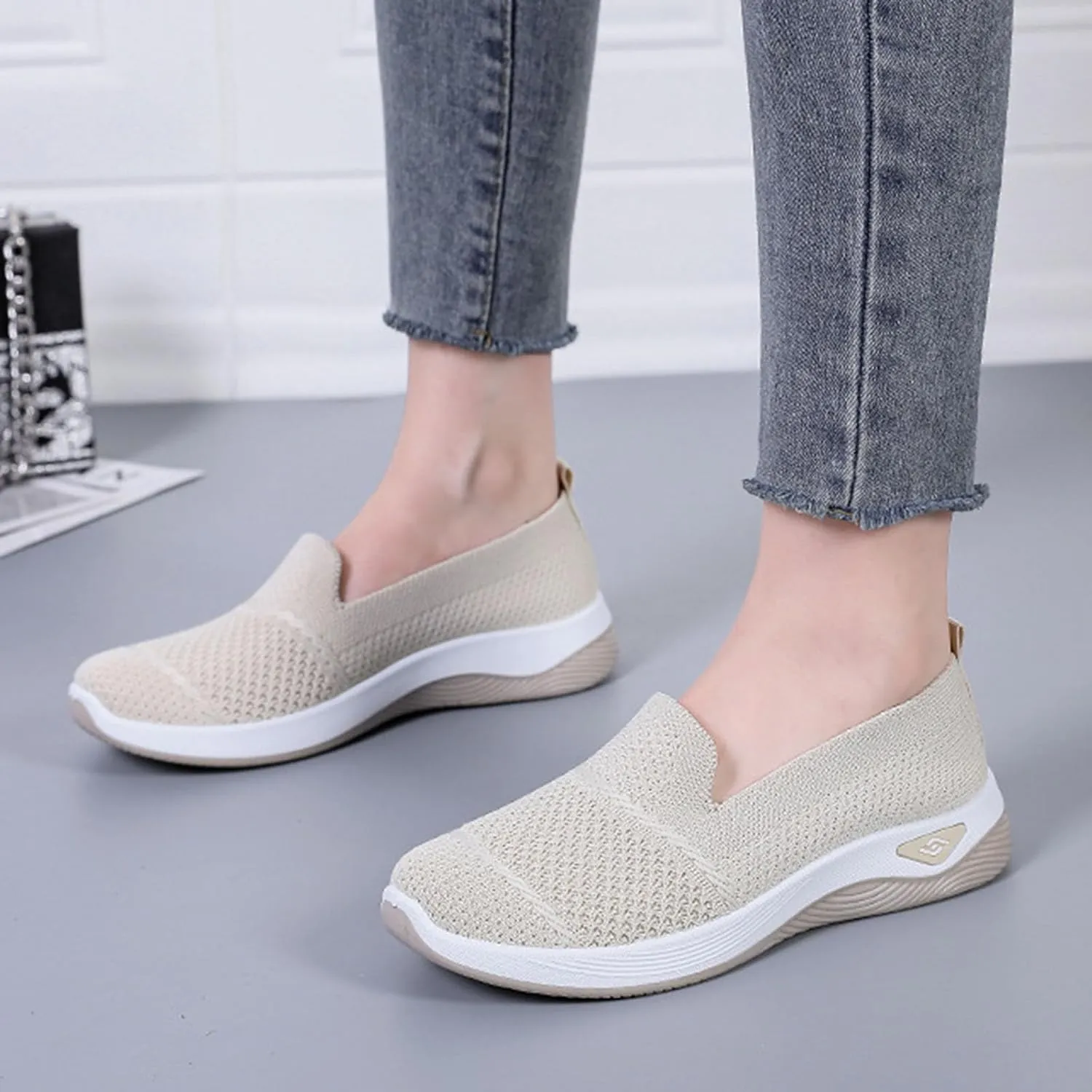 Women's Mesh Flats Shoes Breathable Slip on Shoes Casual Comfort Shoe Plus Size Trendy Shoes Walking Flats Shoe