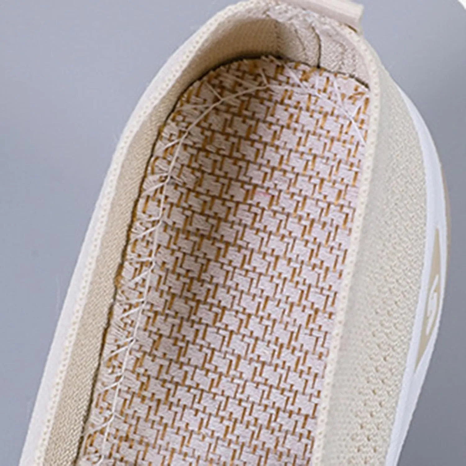 Women's Mesh Flats Shoes Breathable Slip on Shoes Casual Comfort Shoe Plus Size Trendy Shoes Walking Flats Shoe