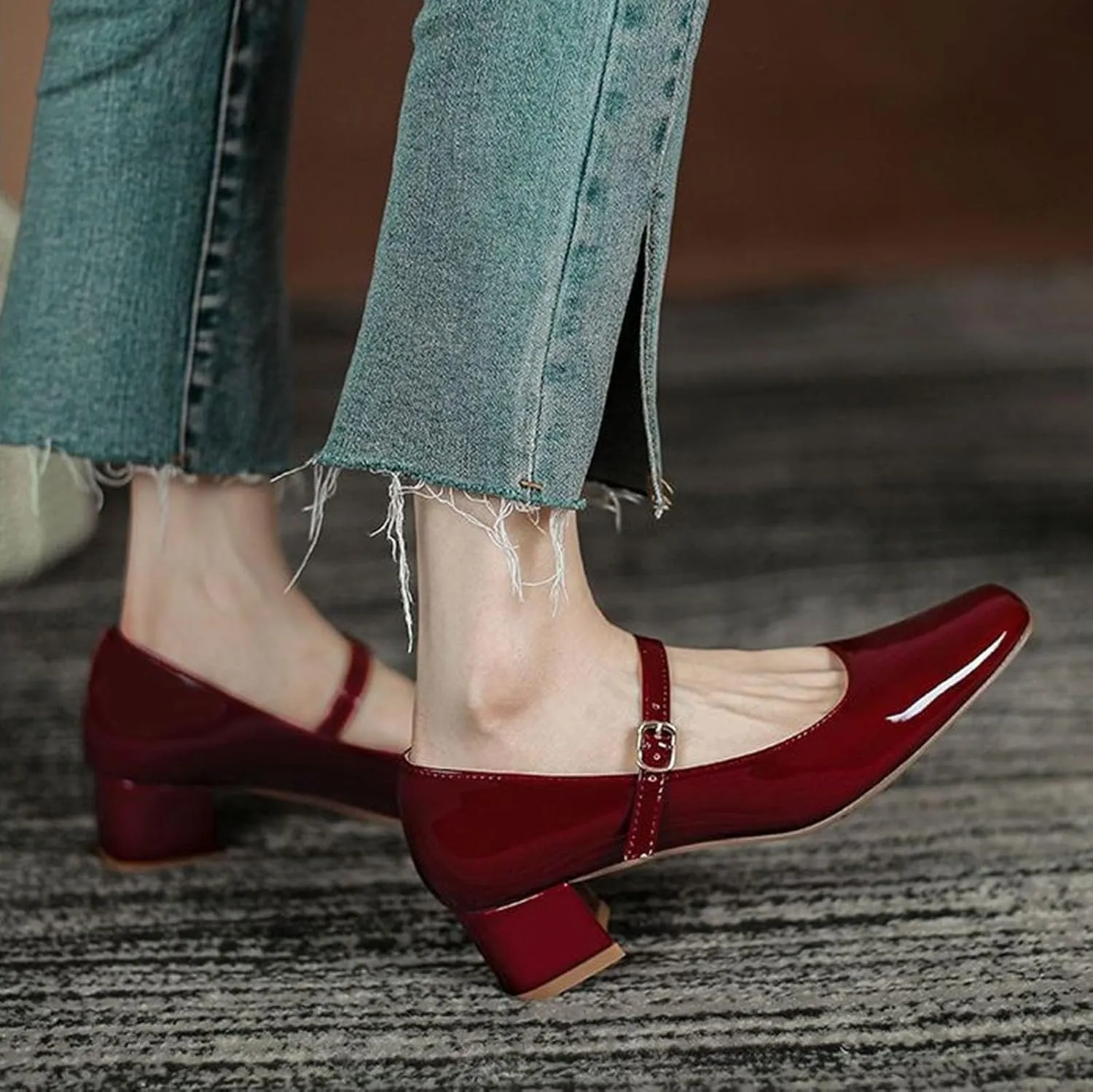 Women's Retro Square Toe Shallow Cut Mary Jane Shoes Fashion Patent Leather Handmade Buckle Low Heels Mary Jane High Heels